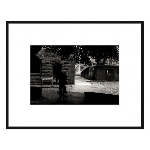 Авторская арт-фотография найди велосипедиста #2 (george rouchin photography) черный 75x58 см. Авторская арт-фотография найди велосипедиста #2 (george rouchin photography) черный 75x58 см.